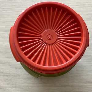 Juego de 2 cuencos vintage Tupperware Servalier 812 1323 para guardar en el frigorífico, estilo retro, color aguacate, verde y naranja, para camping, cine, etc.