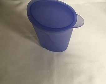 Vintage Tupperware Impressions 1-Qt Slimline Pitcher