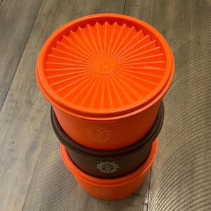 Vintage  Tupperware  Servalier Canister 1298 810 Lot of 3 Orange Brown  Starburst Instant Lid Coffee Tea Sugar Cookies Snack Retro 70s