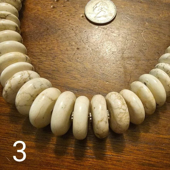 Howlite necklace - image 2