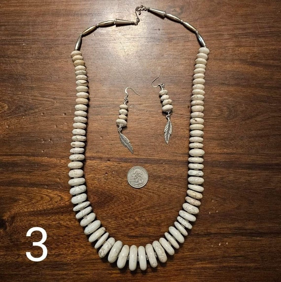 Howlite necklace - image 1