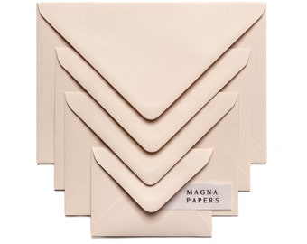 Enveloppen met textuur karnemelk: crème papier voor huwelijksuitnodigingen
