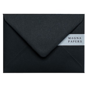 Gitzwarte enveloppen: 5 x 7 A7, 135 gsm uitnodigingsenveloppen met textuur