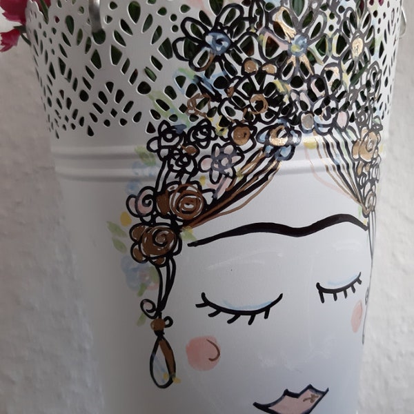 Planter hanging "Frida" decoration, balcony, hand painted. Unfortunately a shipping to the USA is not possible at the moment for cost reasons.