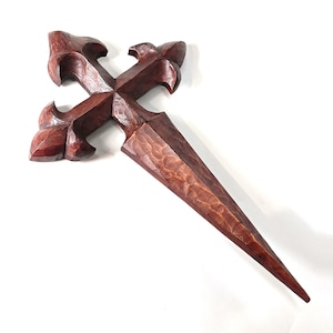 Cruz de Santiago, Cross of St James, Camino de Santiago, peregrino, The way of Saint James, Pilgrim, ilex talla, talla de madera