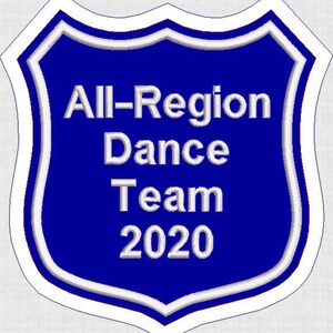 Puede incluir: Un parche azul y blanco en forma de escudo con el texto "All-Region Dance Team 2020" en blanco.