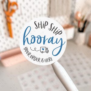 Azul - Barco, barco, ¡hurra! Su pedido está aquí - Sellos adhesivos redondos - Cricut Cameo Avery Print Cut - Descargar PNG