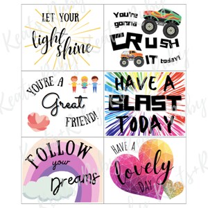 Pode incluir: Conjunto de seis cart&otilde;es imprim&iacute;veis coloridos com mensagens positivas. Os cart&otilde;es apresentam um arco-&iacute;ris, um cora&ccedil;&atilde;o, um caminh&atilde;o monstro e um grupo de crian&ccedil;as. O texto nos cart&otilde;es inclui "Deixe sua luz brilhar", "Voc&ecirc; vai esmagar hoje!", "Voc&ecirc; &eacute; um &oacute;timo amigo!", "Tenha um &oacute;timo dia!", "Siga seus sonhos", e "Tenha um dia ador&aacute;vel".