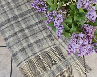 Handwoven Dundaga Wool Shawl/Unisex, gray, 100% Romanoff ship wool