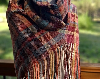 Handwoven Dundaga Wool Shawl/Unisex, Gemstones