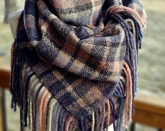Handwoven Dundaga Wool Shawl/Unisex, Denim blue, Dusty rose, Grey