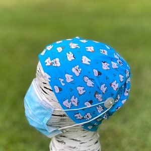 Happy Teeth Dental Hygienist Scrub Cap for Women with Buttons, Ponytail, Bun Stretch Comfort Fit, Unisex Full Head Wrap, Dentist Hat