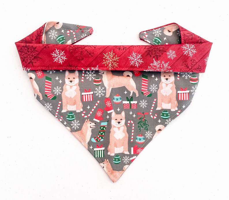 Shiba Inu Red Snowflake Christmas Dog /& Cat Button-on Bandana Reversible Matching Scrunchie and Mask Available