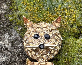Pell Co., Broche tête de chat, épingle, avec strass dorés