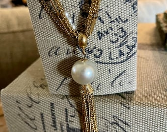 Pearl, Tasseled, layered chain necklace with gold and Pearls.