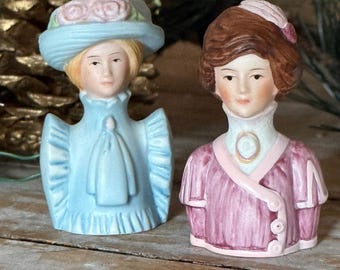 Lot de 2 bustes de dames Avon, mode américaine, début des années 1900 environ