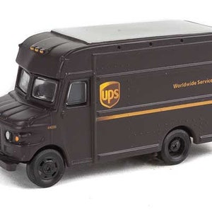 Walthers SceneMaster #949-14000 vmf121 UPS Package Car w/ Bow-Tie Scheme HO 