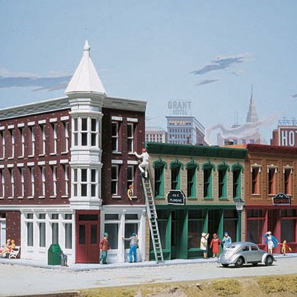 Walthers Cornerstone 1/160 N Scale Merchant's Row II w/ 3 Storefronts Business District, Easy-To-Build Structure Kit 933-3224