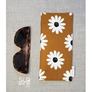 Small eyeglass case top
