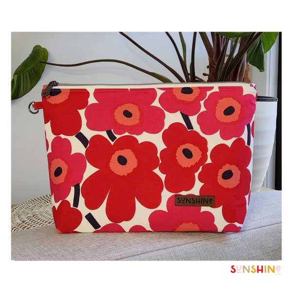 MARIMEKKO UNIKKO - Toiletries | Cosmetics | Make-up | Brushes | Nappy Clutch | Travel Organizer | Wet Bag | Pencil Case. Lovely Gift Idea!