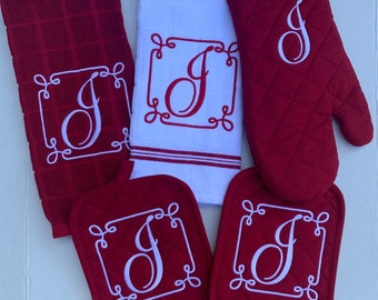 Personalized Kitchen Set, Potholder Set, Oven Mitt Set, Monogram Kitchen Set, Kitchen Gift Set, New Home Gift, Wedding Gift Set, Mom Gift