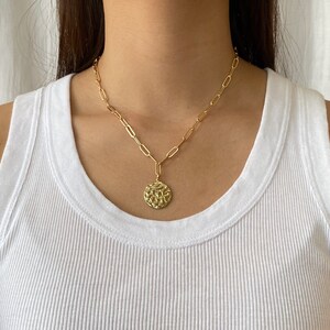 Hammered Gold Circle Charm / Chunky Link Chain / Rectangle Link Chain / P8