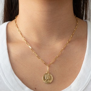 Gold Coin Necklace / Gold Elizabeth Pendant / Rectangle Link Chain / P26