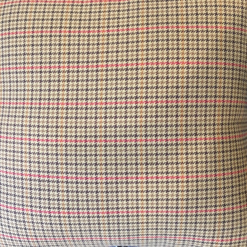 Insert : Premium-quality decorative pillow Approx 21.5 x 21.5 inches or 55 x 55 cm insert included 1 Pillow Cover