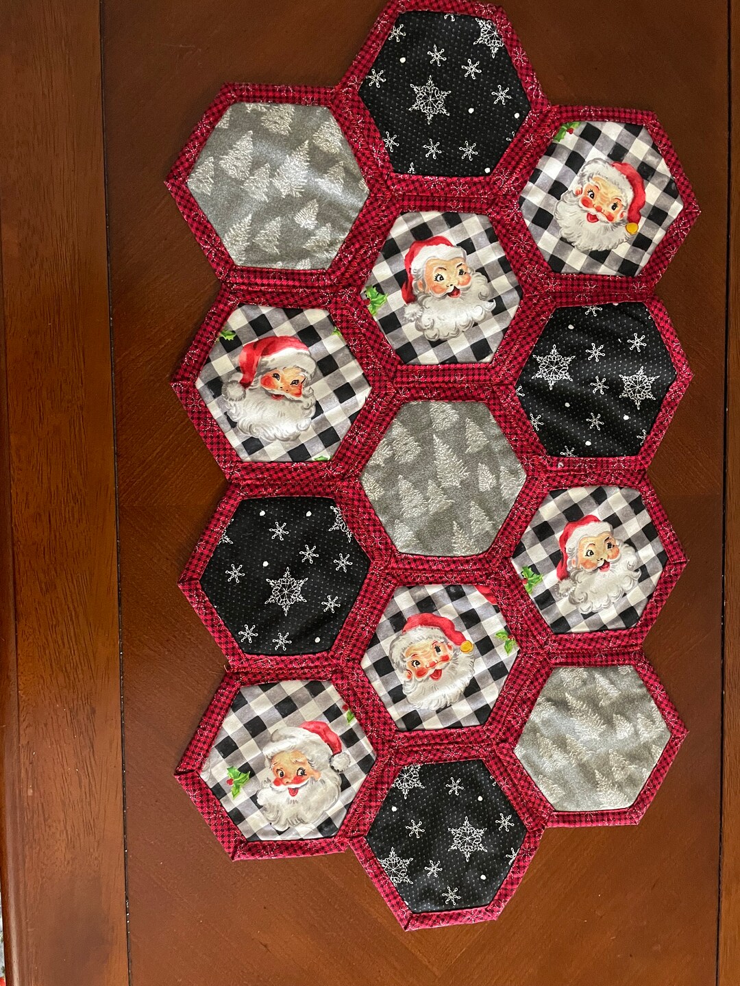 Christmas Table Runner, Quilted Christmas Table Runner, Santa Claus