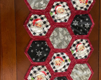 Christmas Table Runner, Quilted Christmas Table Runner, Santa Claus Table Runner, Retro Santa Table Runner, Farmhouse Table Runner