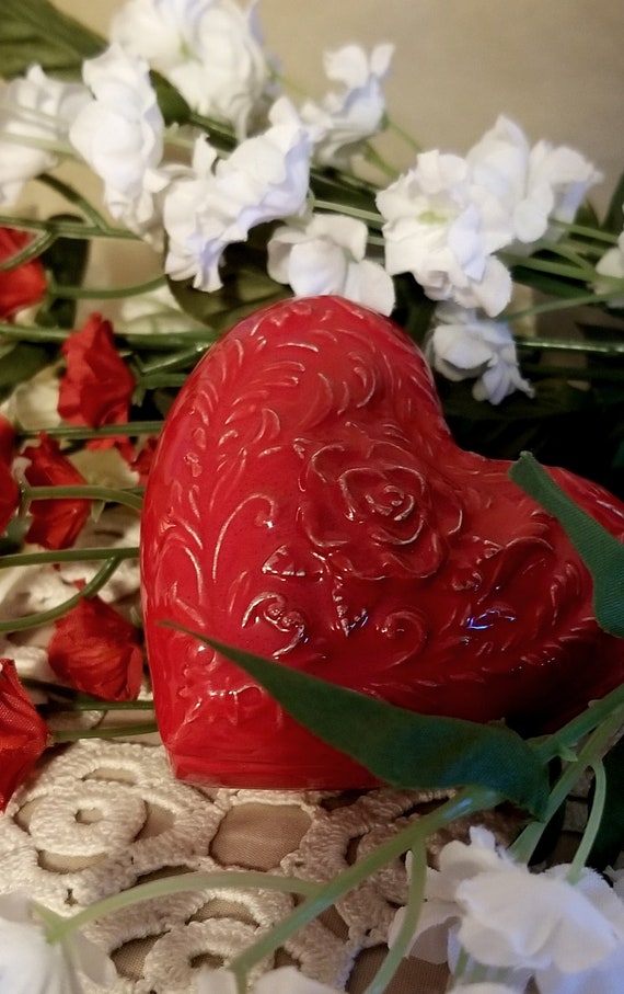 Vintage Ceramic Valentine Heart Shape Footed Jewel