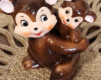 Vintage Mama and Baby Bear Napco Salt & Pepper Shakers DARLING