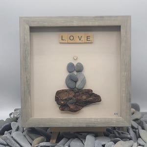 Pebble Art Couple, Unique Anniversary Gift, Pebble Art Wedding Gift, Family Pebble Art Picture, Stone Art Couple, Pebble Art Family