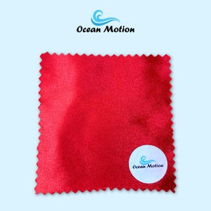 Puede incluir: Un letrero de madera rústica con el texto "Welcome to our home" en letras blancas. El letrero presenta un acabado envejecido y un diseño sencillo y acogedor, perfecto para un porche o entrada.