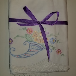 vintage handmade Cornucopia Crochet linen blend pillow case. Never used.