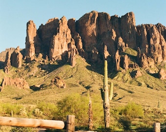 El holandés perdido en Apache Junction, Arizona - Impresión fotográfica de 35 mm - Impresión fotográfica de arte mural del suroeste