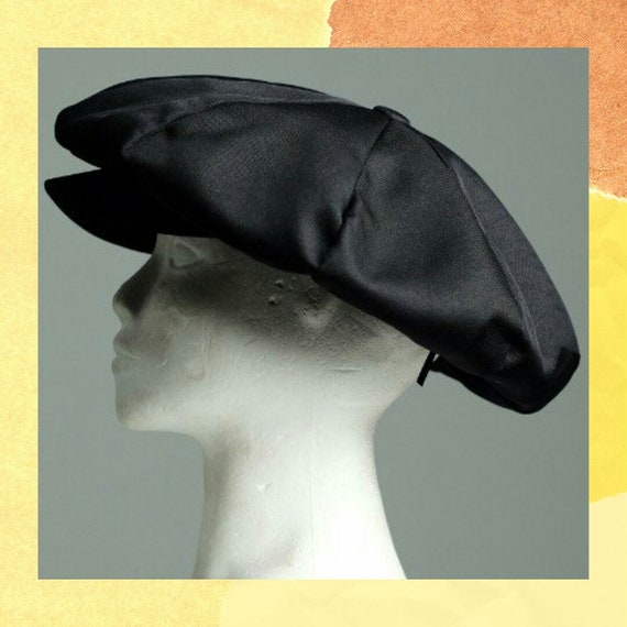Classic beret in black