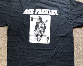 T-shirt Unisexe R.I.P 1951-2025 Ace Frehley Tour - Toutes Tailles, Coton, Marque Gildan - Neuf Avec étiquettes