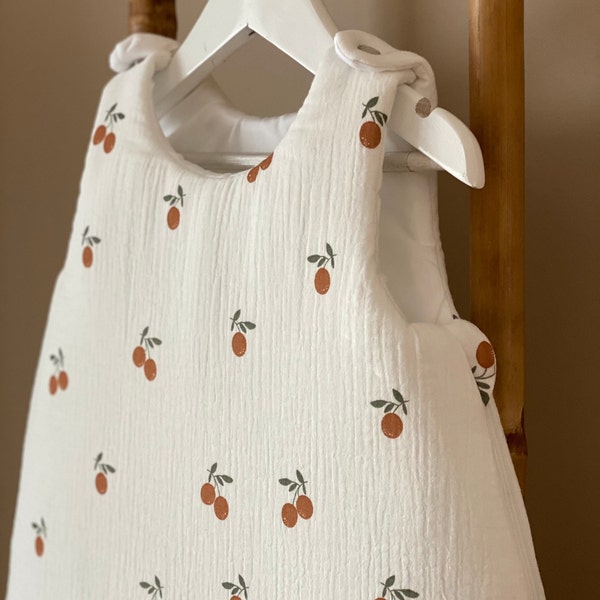 Anpassbarer Doppelgaze-Babyschlafsack Clementines Oranges Andrea Collection