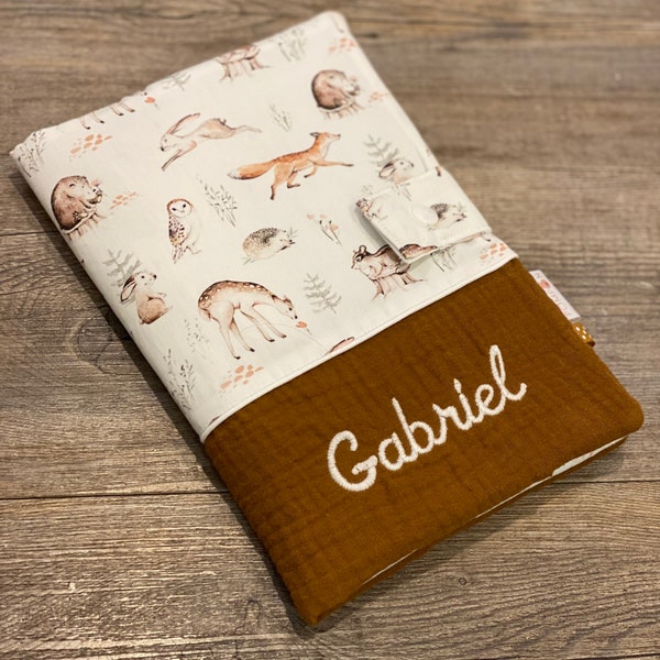 Cadeau bébé personnalisé/ Protège carnet de santé garçon animaux de la forêt double gaze Collection Gabriel