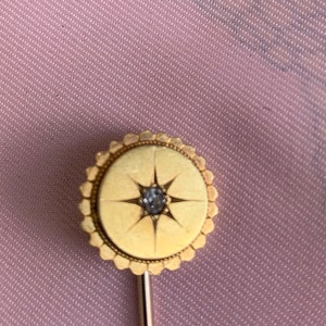 Antique Cravat/ Tie Pin. Old Cut Diamond Set ‘stick pin’ in 15ct gold.