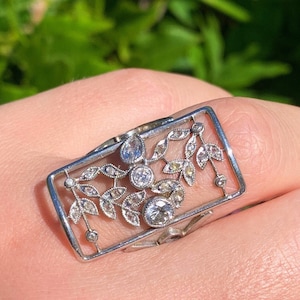 Vintage Art Deco Diamond & Platinum Ring
