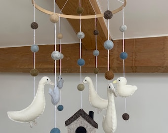 Ente Baby Mobile, Vogel Haus Krippe Mobile, Kinderzimmer Dekor, auf Bestellung gefertigt