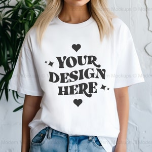 Mockup di maglietta bianca Gildan 5000, Mockup di maglietta bianca G500, Mockup di modello, Maglietta semplice Gildan, Maglietta estetica neutra minimale casual