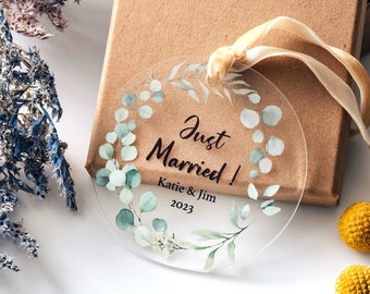Just Married Acrylic Ornament | Mr Mrs Wedding Keepsake | Newlywed Gift | Custom Engagement Gift | Couple Gift | Wedding Gift