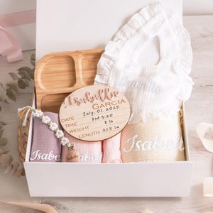 Personalized New Baby Gift Box, Baby Shower Gift, Wooden Baby Name Sign, Baby Gift Set for Boy or Girl, New Mom Gift, Welcome Newborn Box