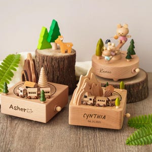 Gegraveerde muziekdoos babynaam, Moederdagcadeau, aangepast babycadeau, gepersonaliseerde houten muziekdoos, cadeau voor kind, muziekcarrousel [W+R] afbeelding 4