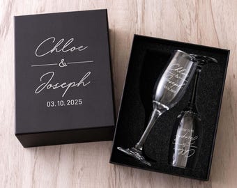 Personliga champagneflöjter, set om 2, personlig present till par, present till brud och brudgum, graverade herr och fru-bröllopsskålningsflöjter