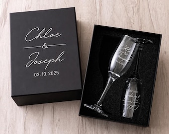 Personliga champagneflöjter, set om 2, personlig present till par, present till brud och brudgum, graverade herr och fru-bröllopsskålningsflöjter