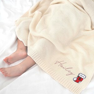 Anpassad filt för babynamn, babypresent, nyföddfilt med namn, babyshowerpresent, personlig filt för flicka eller pojke bild 9